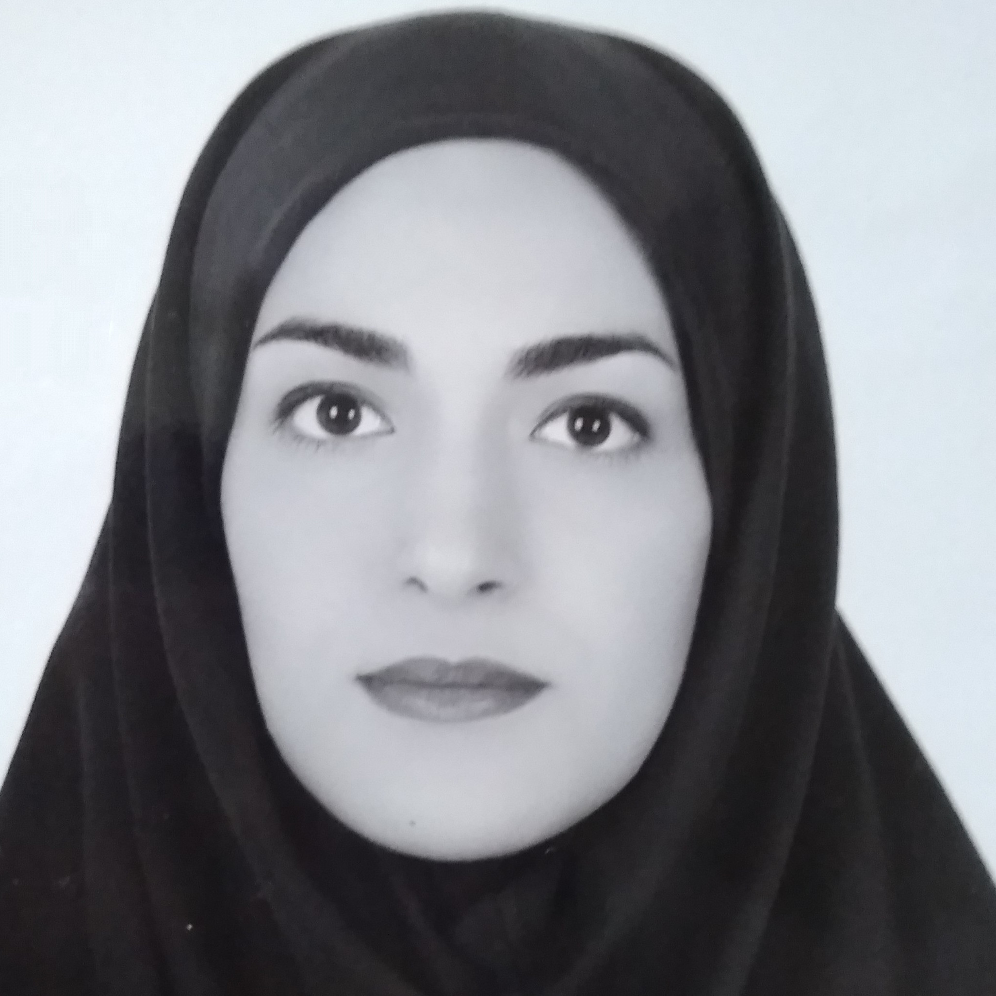 نوشین محسنی