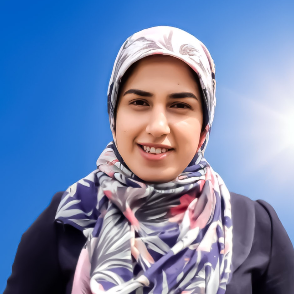 راضیه اکبری