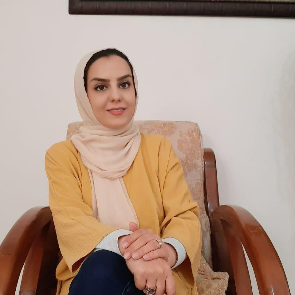 آزاده حیدری فوق لیسانس روانشناسی رتبه 37 کنکور