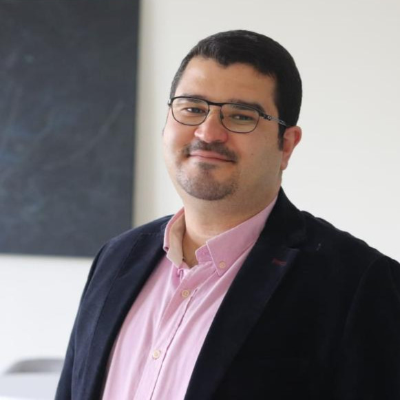 دکتر محمدحسین شریفیان
