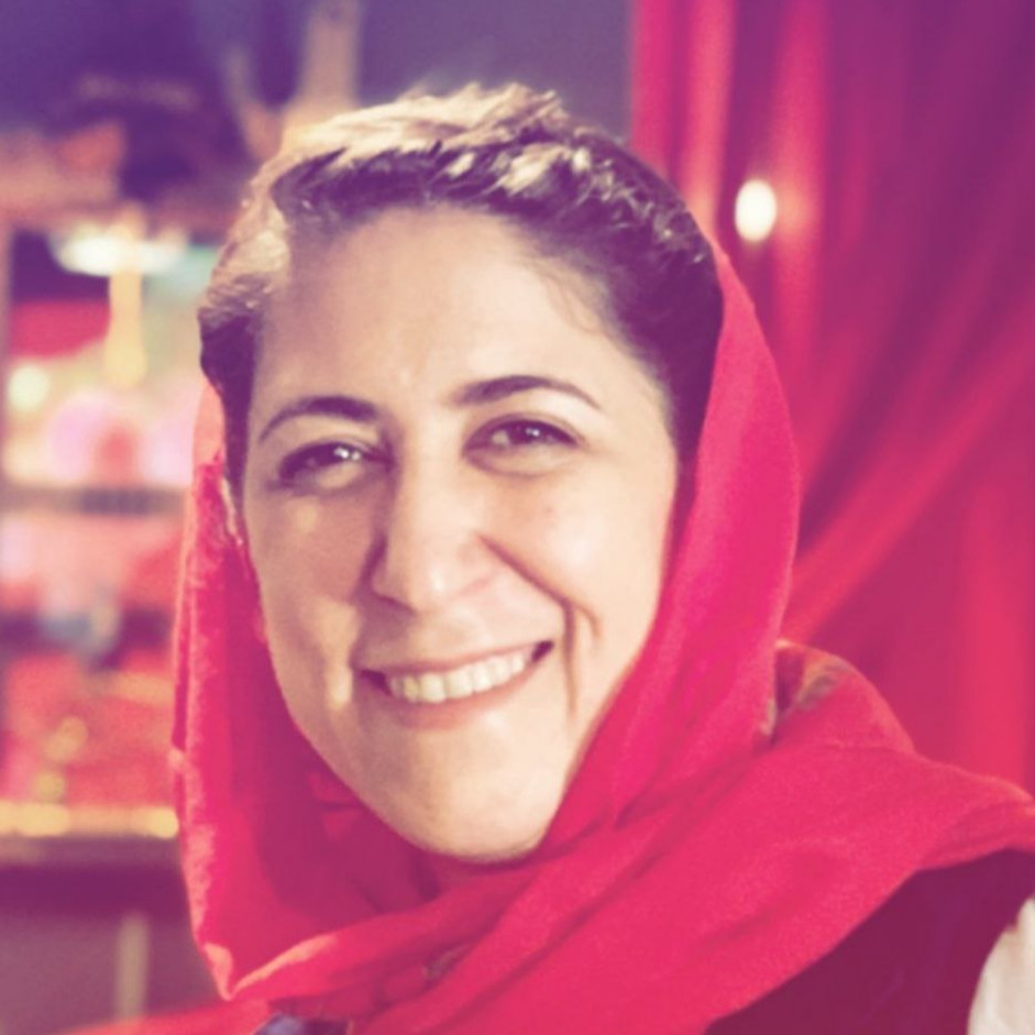 آزاده بیات