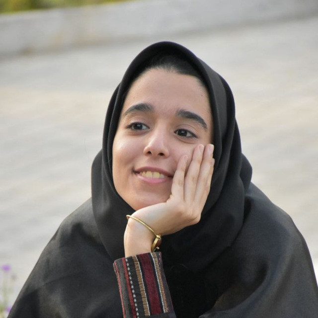 زهرا اکبری مقدم