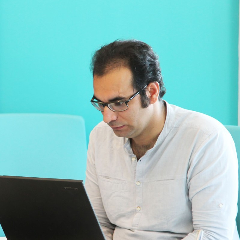 سینا عطائی