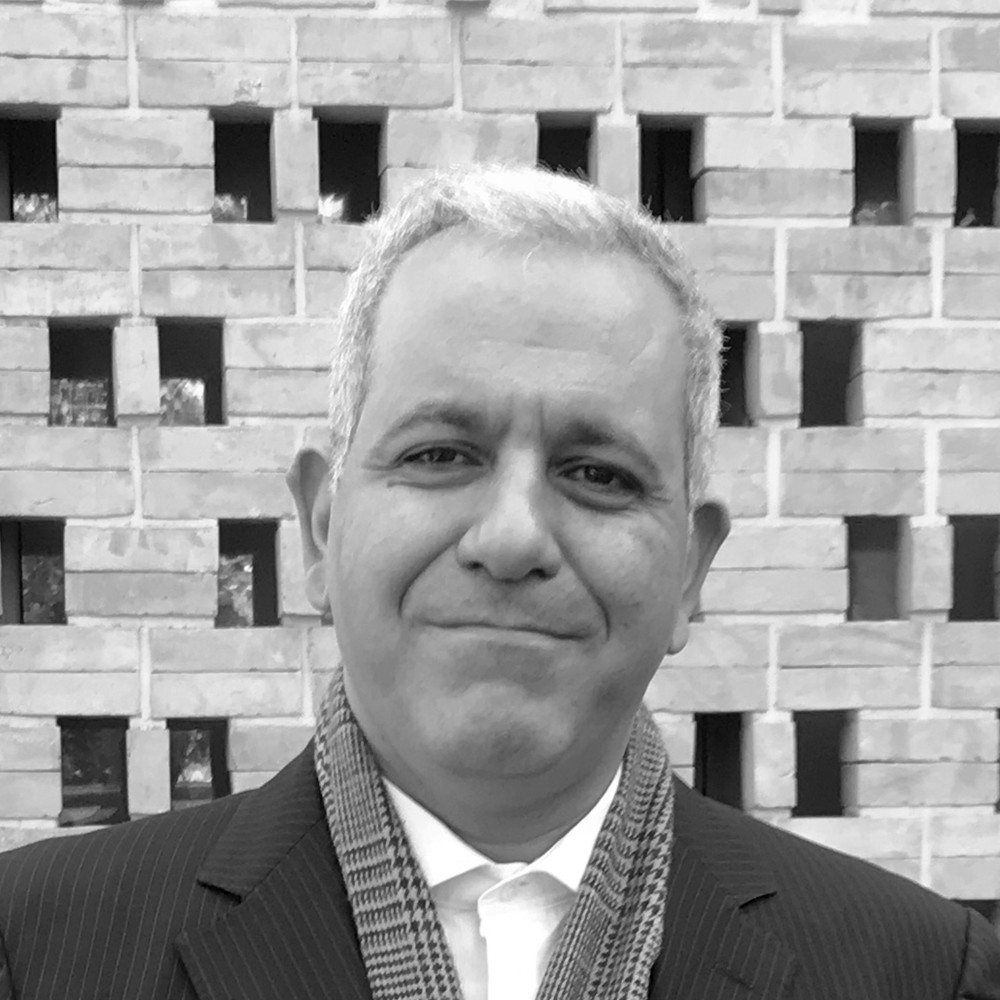 محسن عزیزی