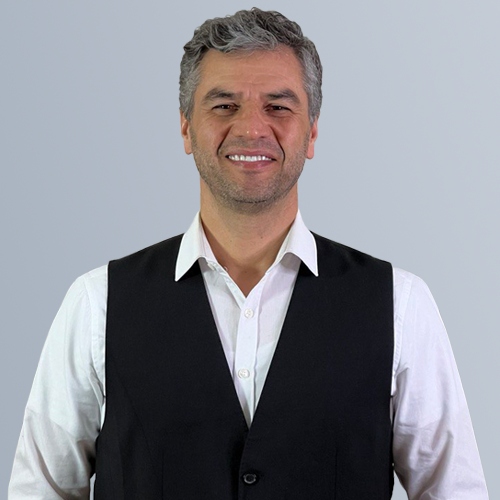 منوچهر مدنی